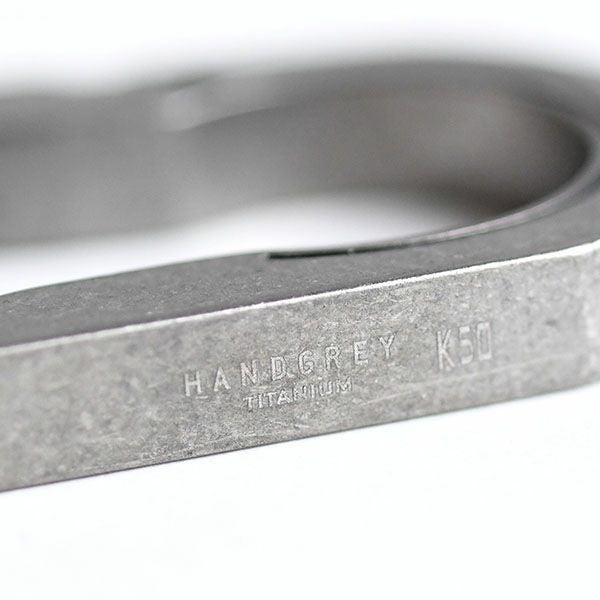 チタン製カラビナ　ハンドグレイ