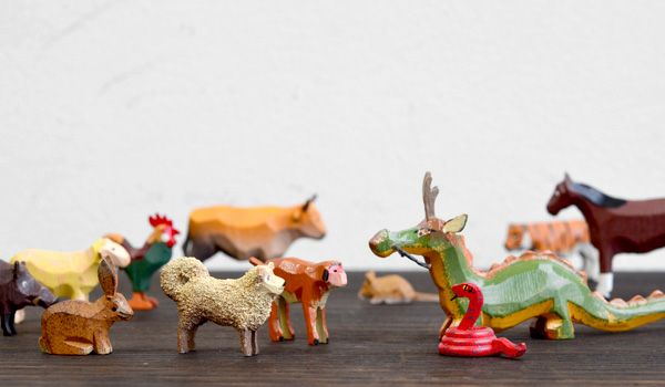 木彫りの干支動物セット ドイツ製 ヴェルナー WERNER わっぱ入り 国内
