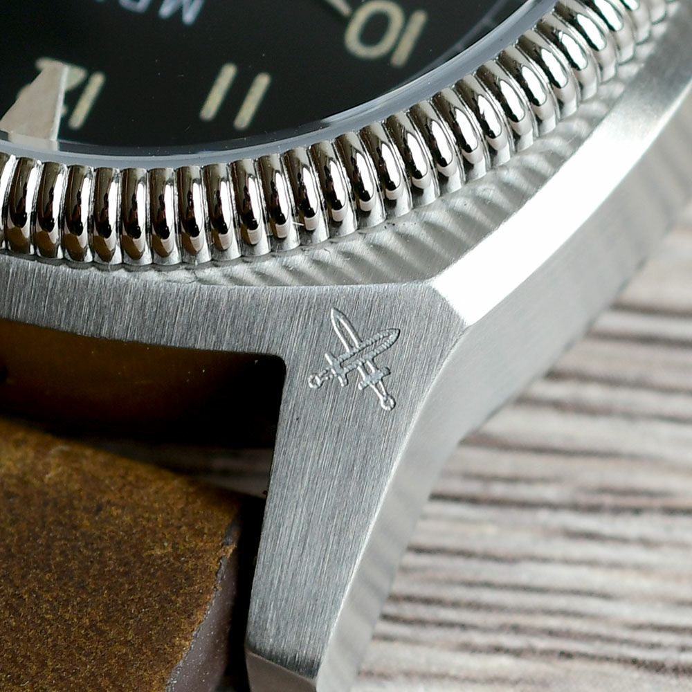 M.R.M.W ミリタリーウォッチ 腕時計 チェコスロバキア空軍 マジェテック ビッグタートル3ハンズ クレージーホースストラップ Majetek Big turtle 3hands モントルロロイ