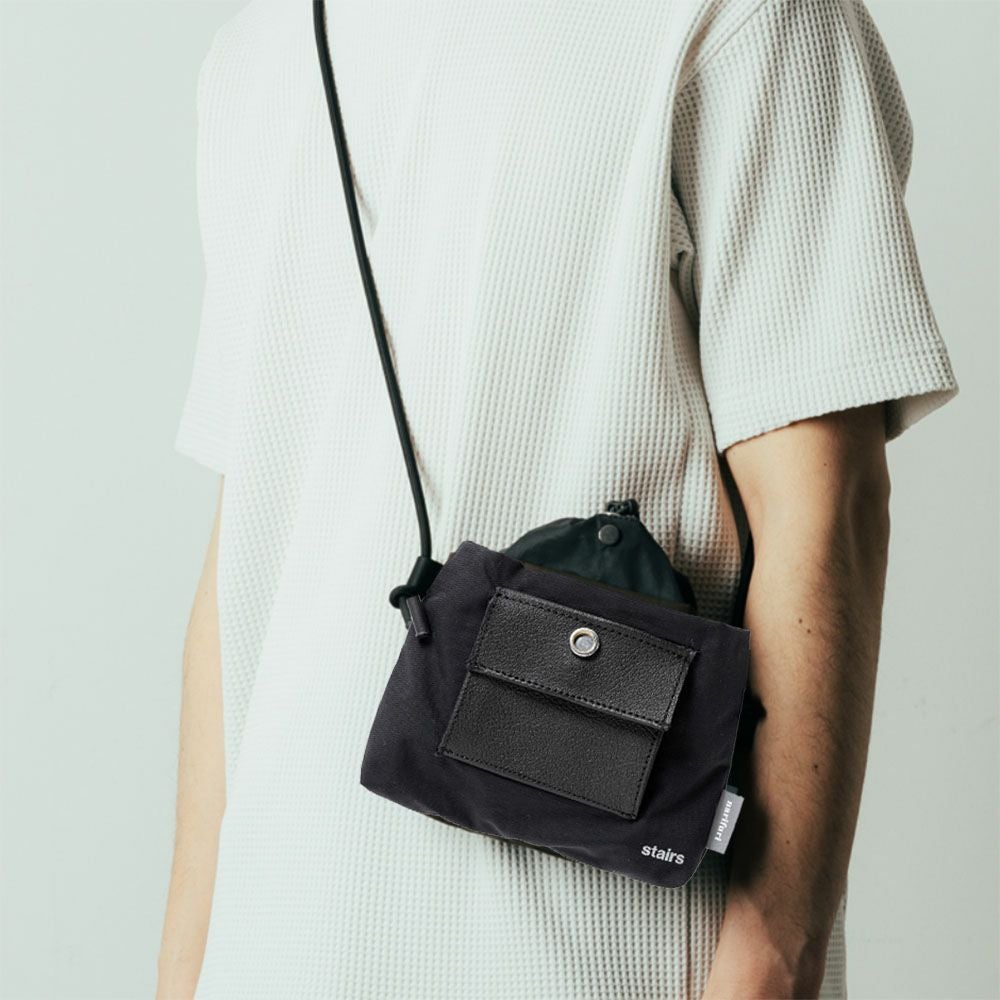 巾着バッグ　ミニバッグ　黒　ナリフリ　stairs design products