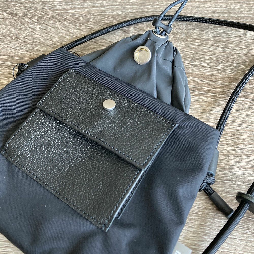 巾着バッグ　ミニバッグ　黒　ナリフリ　stairs design products