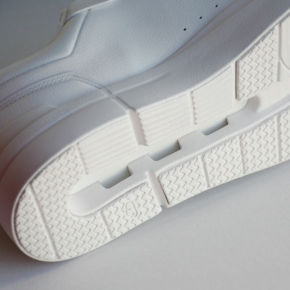 オン ロジャー アドバンテージ メンズ スニーカー ホワイト On The Roger Advantage コートシューズ ロジャー・フェデラー監修 軽量 クッション性 通気性 正規品