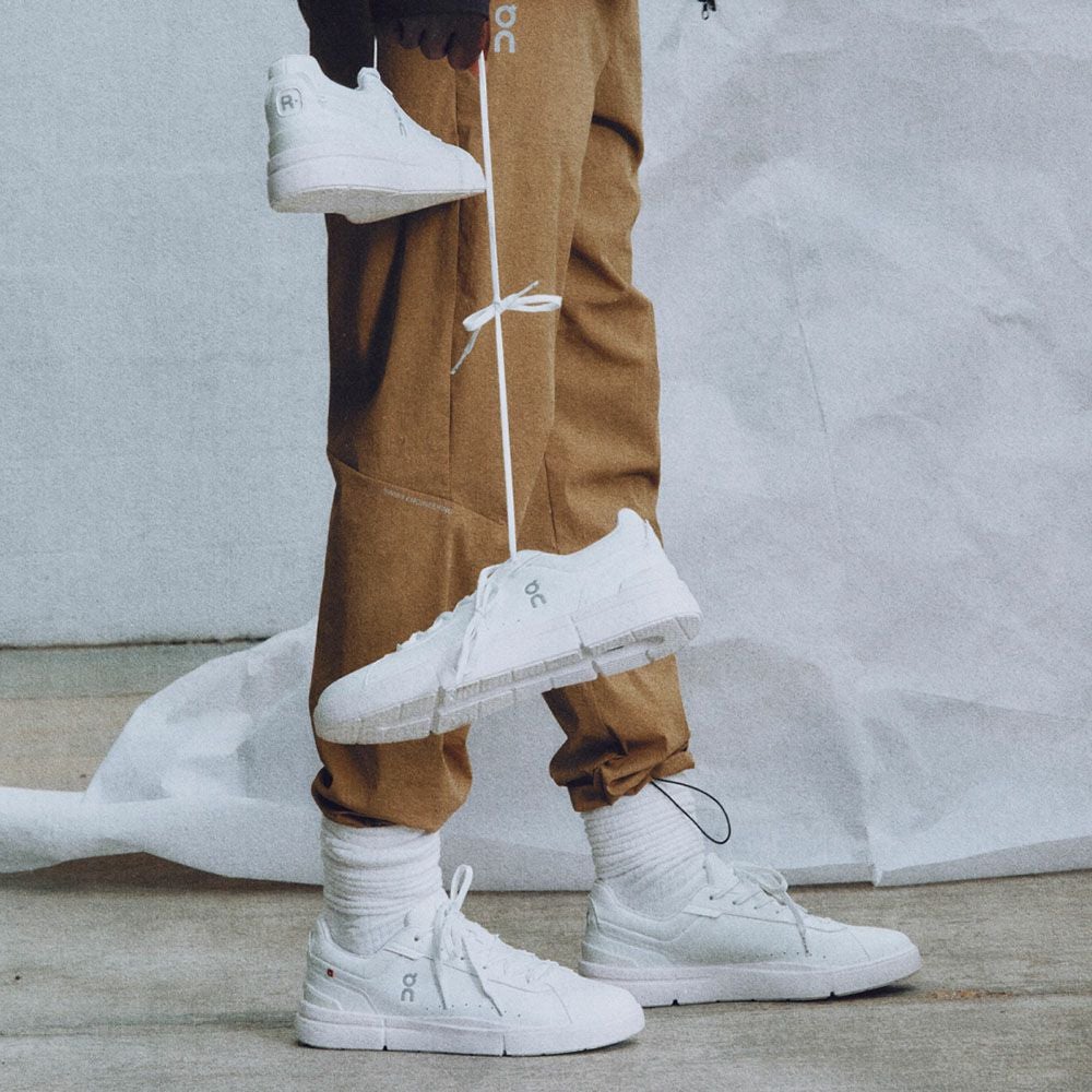 オン ロジャー アドバンテージ レディース スニーカー ホワイト On The Roger Advantage コートシューズ ロジャー・フェデラー監修 軽量 上品 正規品